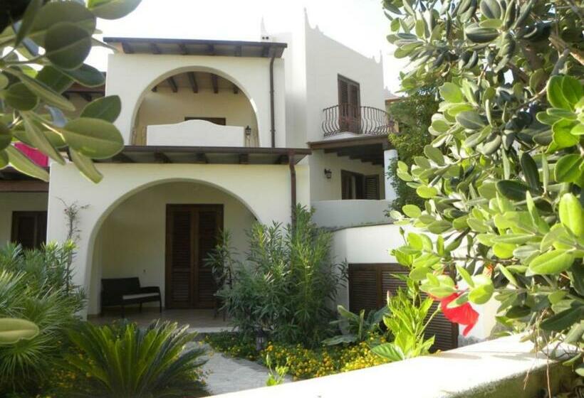 Четырехместный Номер Стандарт, Borgo Eolie