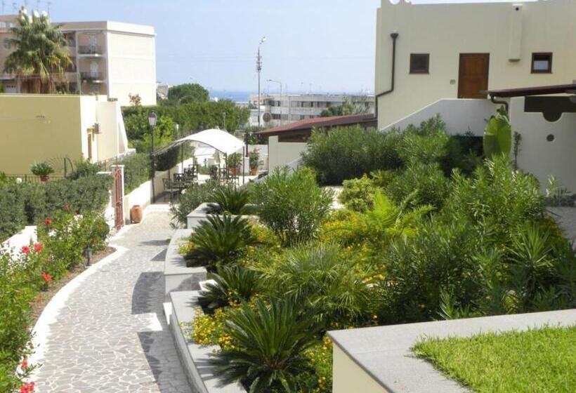 이코노미 트리플 룸, Borgo Eolie