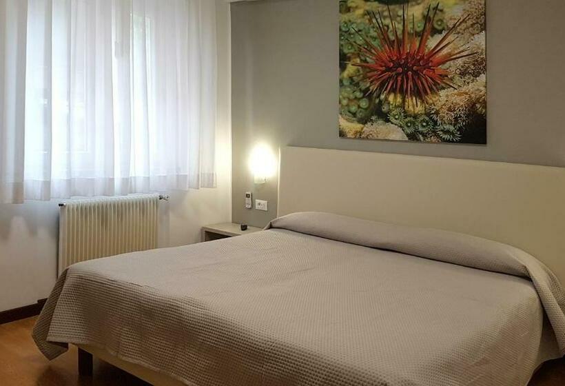 اتاق اکونومی, Carol