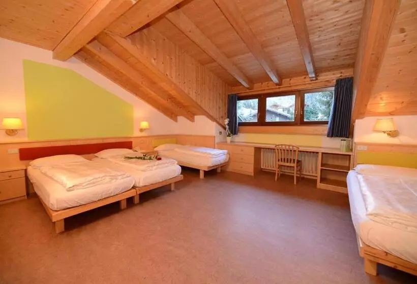 اتاق استاندارد چهار تخته, Casa Alpina   Alpin Haus