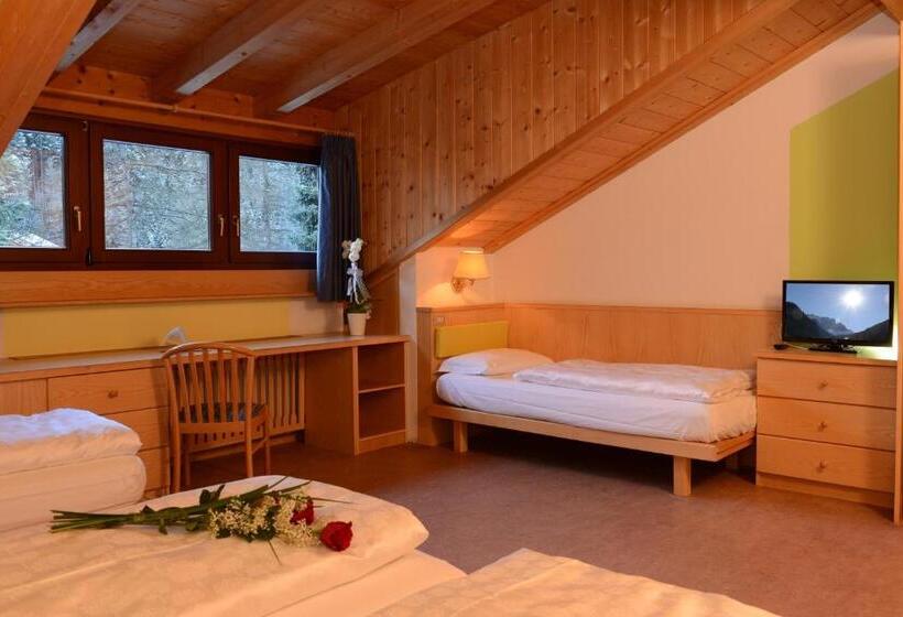 スタンダード４人部屋, Casa Alpina   Alpin Haus