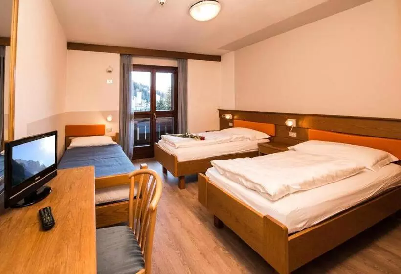 اتاق استاندارد سه نفره, Casa Alpina   Alpin Haus