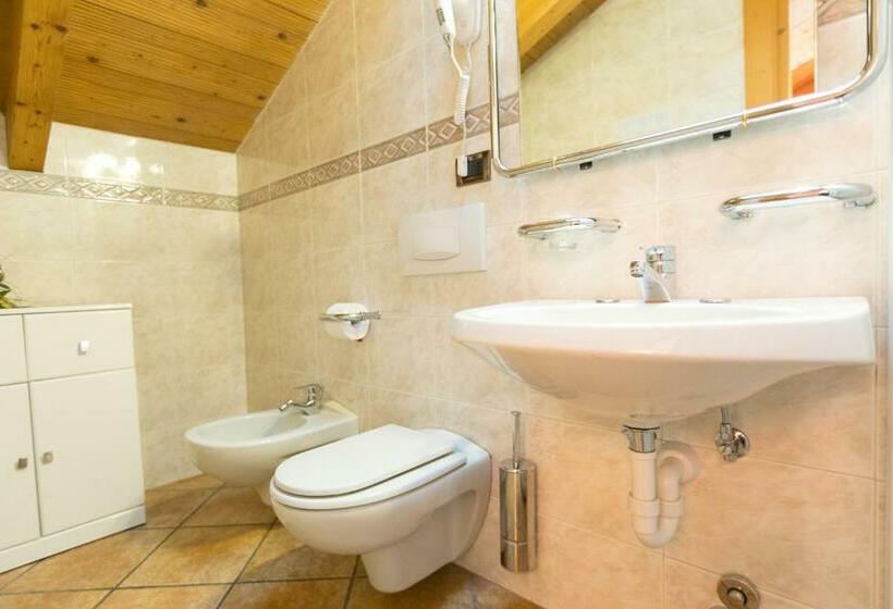 스탠다드 트리플 룸, Champagne