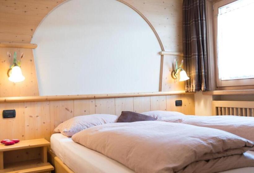 4인용 스탠다드 룸, Champagne