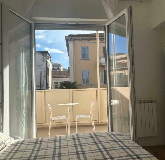 标准间带阳台, Civico 28