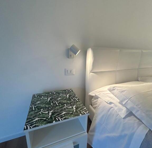 带阳台的豪华间, Civico 28