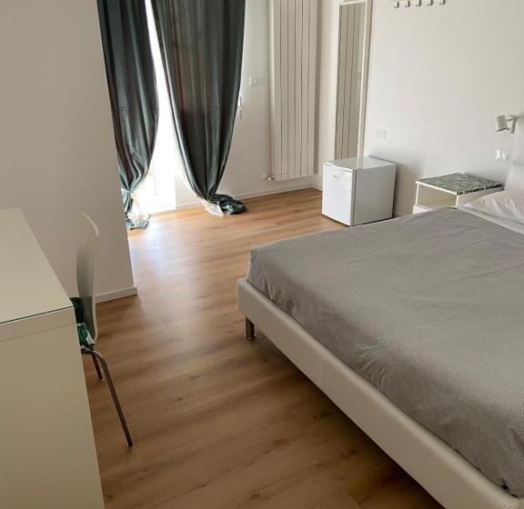 带阳台的豪华间, Civico 28