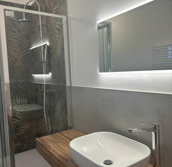 带阳台的豪华间, Civico 28