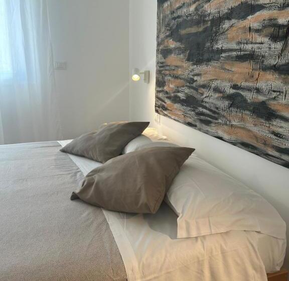 带阳台的豪华间, Civico 28