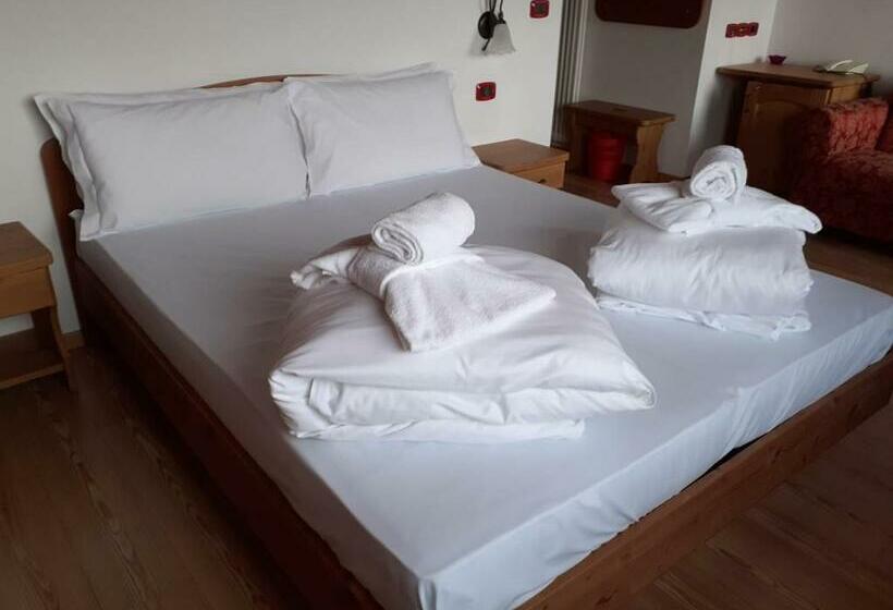 חדר דלוקס, Dal Bracconiere