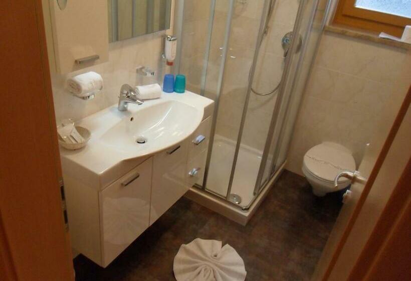 חדר סטנדרט, Fleuralp