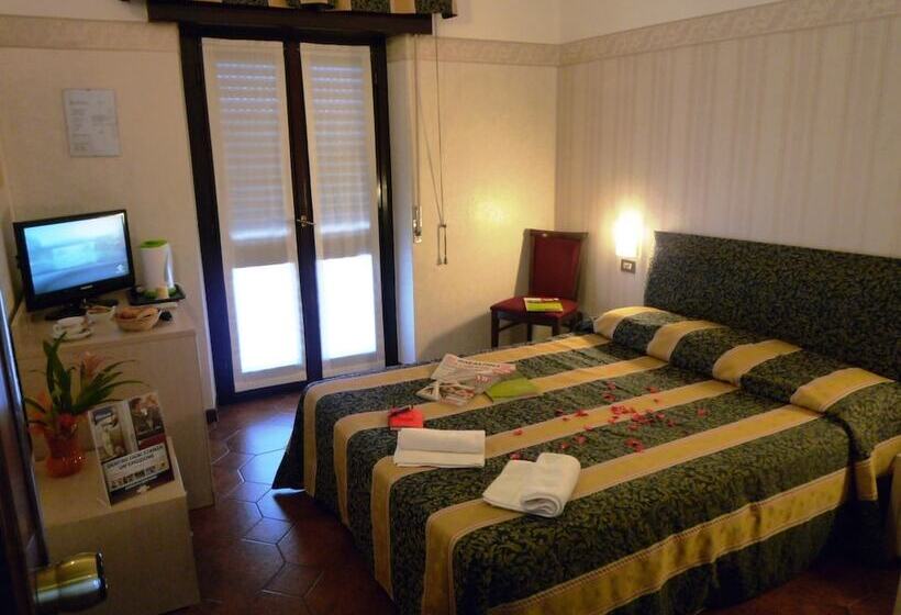 חדר סטנדרט יחיד, Montecarlo