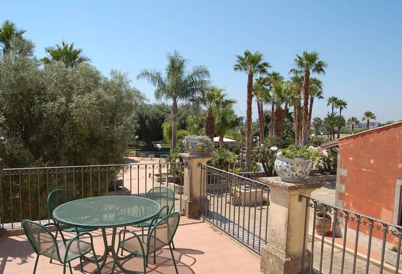 Quarto Estandar com Terraço, Nuovo Castello Crisilio