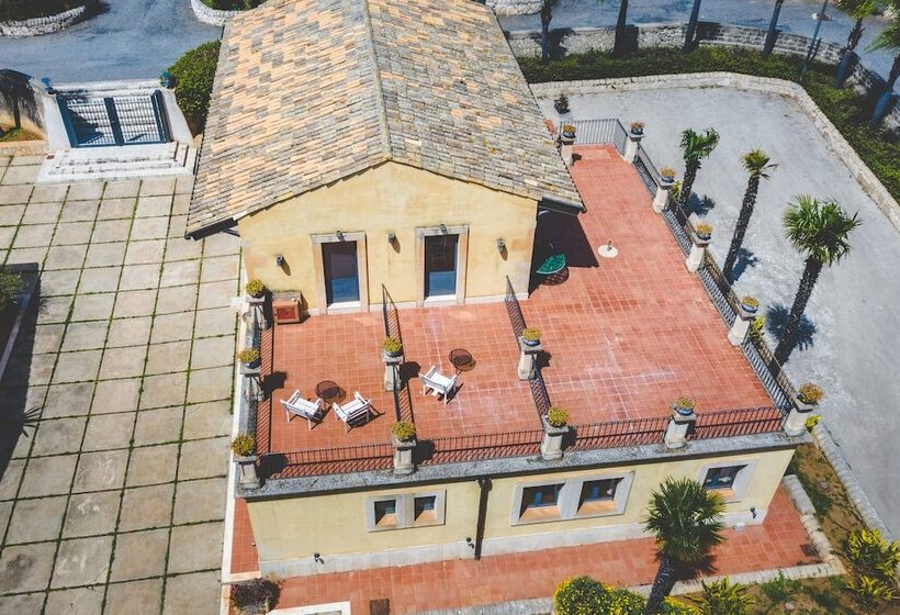 Номер Стандарт с Террасой, Nuovo Castello Crisilio