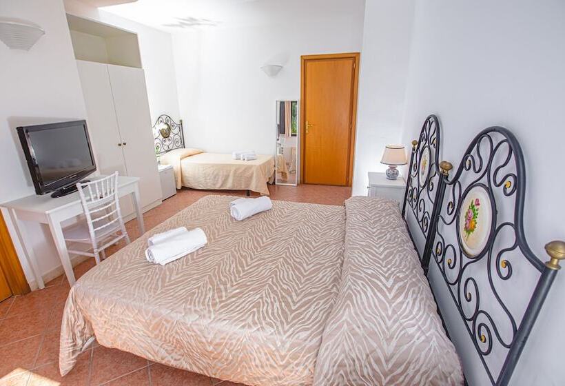 Номер Стандарт Трехместный, Nuovo Castello Crisilio