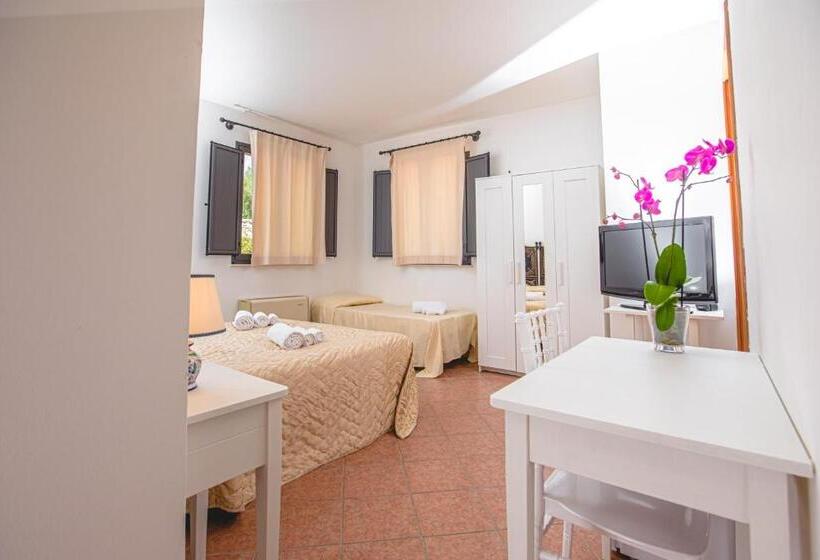 Номер Стандарт Трехместный, Nuovo Castello Crisilio