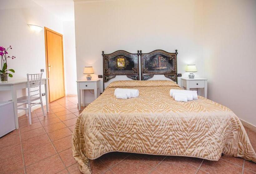 Номер Стандарт Трехместный, Nuovo Castello Crisilio