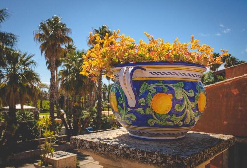 Quarto Estandar com Terraço, Nuovo Castello Crisilio