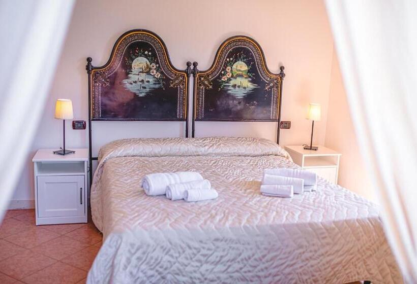 Quarto Estandar com Terraço, Nuovo Castello Crisilio
