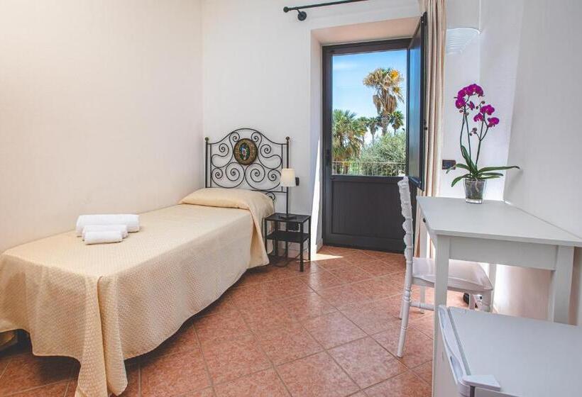 Одноместный Номер с Террасой, Nuovo Castello Crisilio