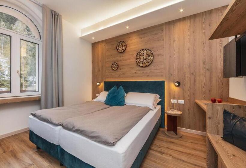 חדר סופריור, Pejo