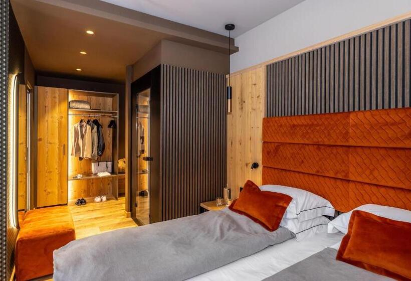 סוויטת ג'וניור, Pejo