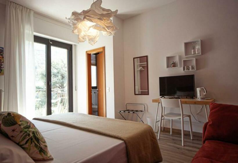 スーペリアールーム, Peler