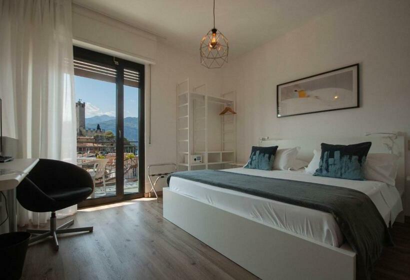 수피리어 룸, Peler