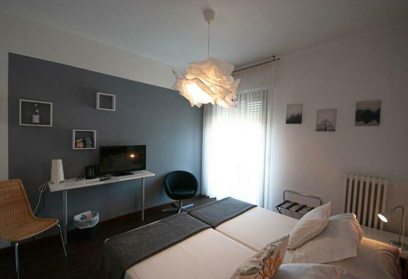 수피리어 룸, Peler