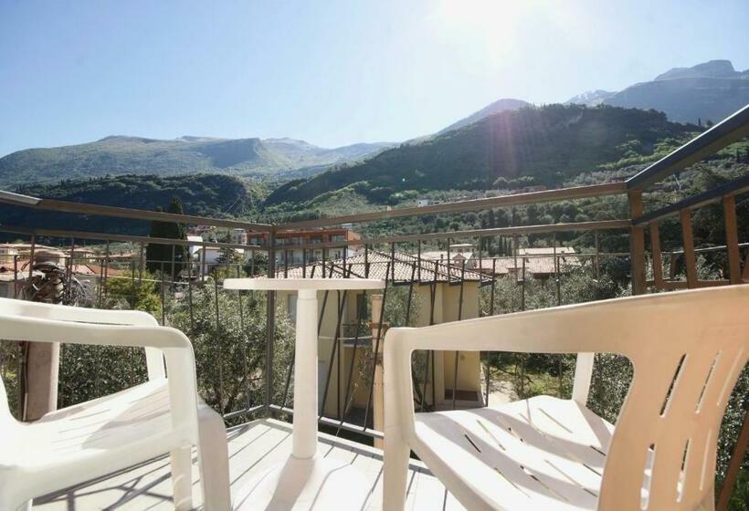 スーペリアールーム, Peler