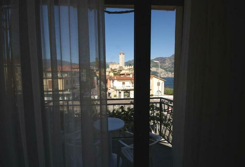 スーペリアールーム, Peler