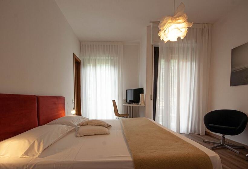 스탠다드 룸, Peler