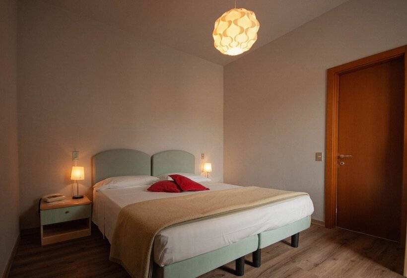 スタンダードルーム, Peler