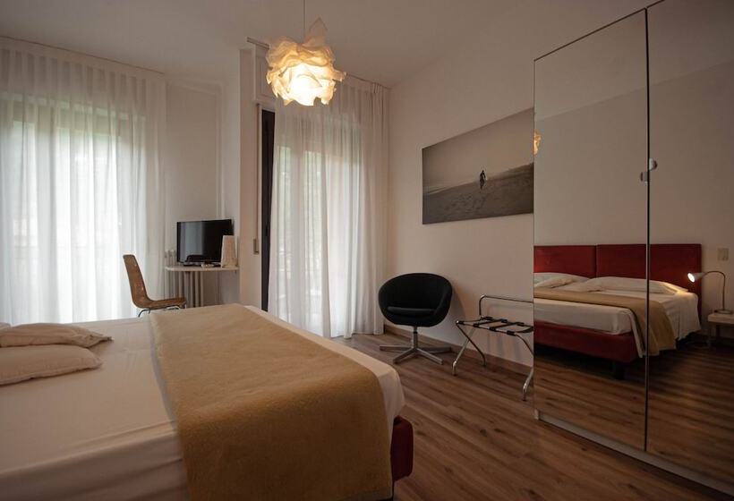 스탠다드 룸, Peler