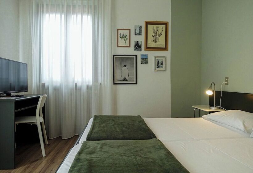 스탠다드 룸, Peler