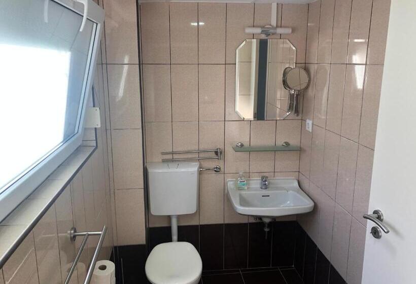 Трехместный Номер Классика, Pension Rote Rosen