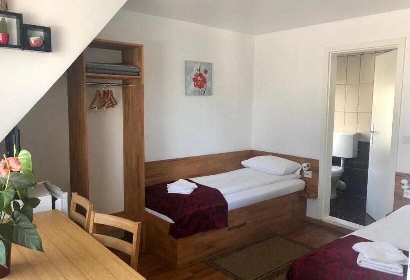 غرفة قياسية, Pension Rote Rosen