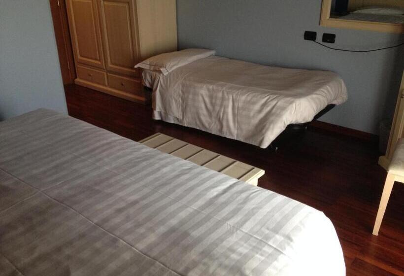 اتاق استاندارد سه نفره, Ristorante Vecchia Riva