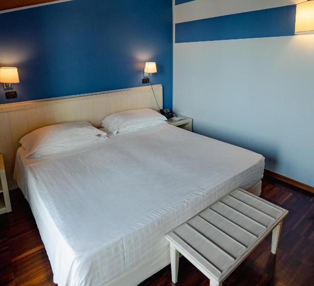 اتاق استاندارد سه نفره, Ristorante Vecchia Riva