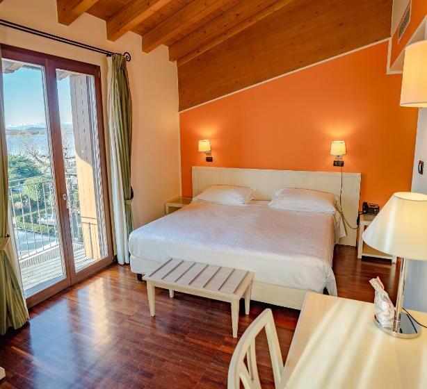 اتاق استاندارد سه نفره, Ristorante Vecchia Riva