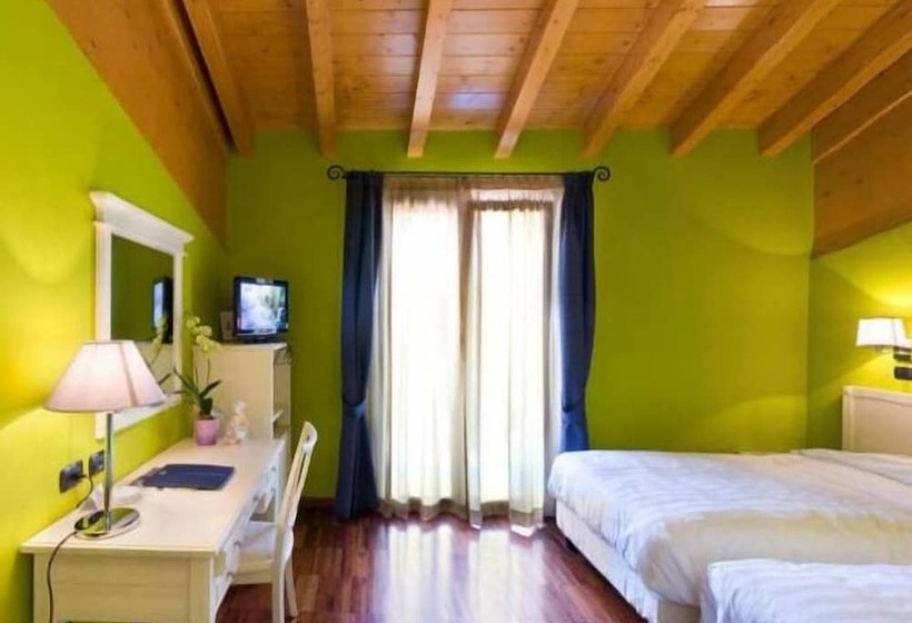 اتاق استاندارد با چشمانداز دریاچه, Ristorante Vecchia Riva