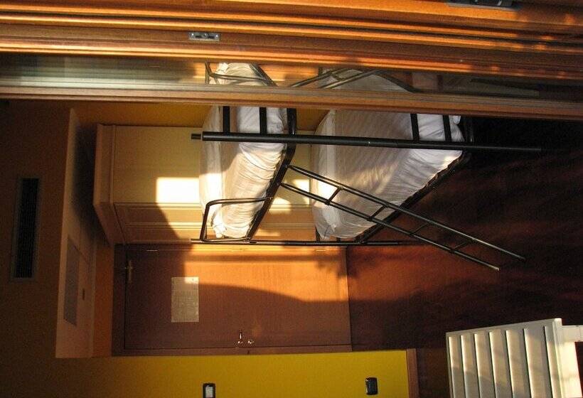 اتاق خانوادگی, Ristorante Vecchia Riva