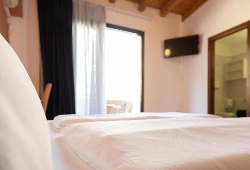 マウンテンビュースタンダードルーム, Aria Life