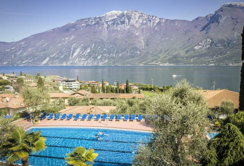 スタンダードトリプルルーム, Aria Life