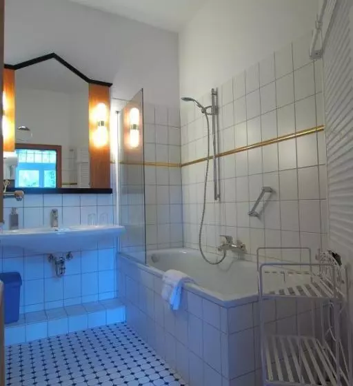 Comfort Kolmen Hengen Huone, Schlossvilla Derenburg