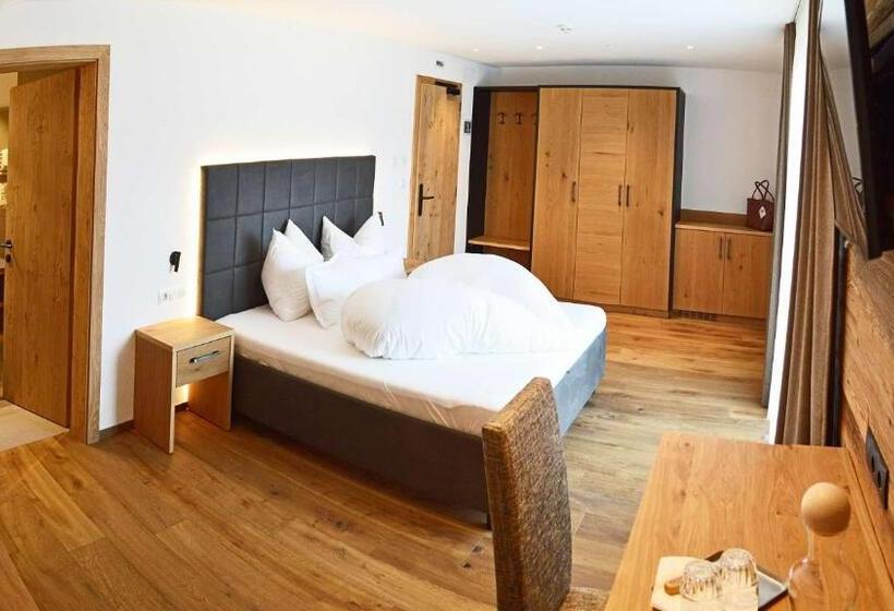 Номер Deluxe, Trenker