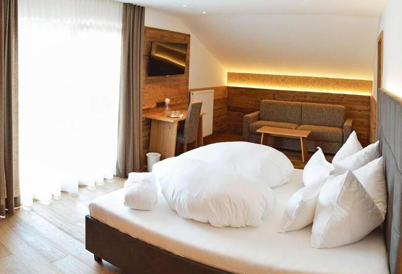 Номер Deluxe, Trenker