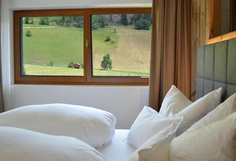 Люкс с Балконом, Trenker