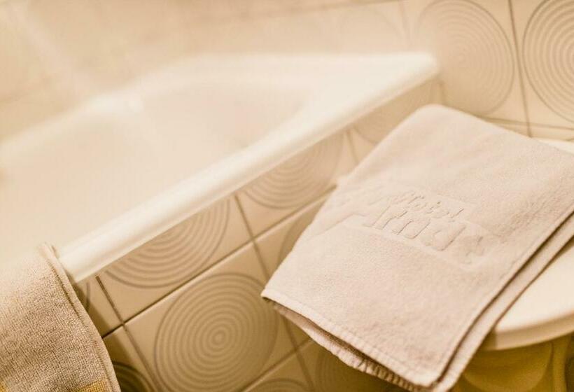 غرفة قياسية فردية, Arndt