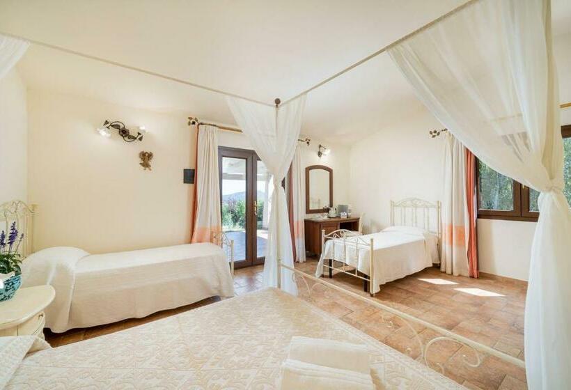 חדר משפחתי נוף לגינה, Borgo Alba Barona Turismo Rurale